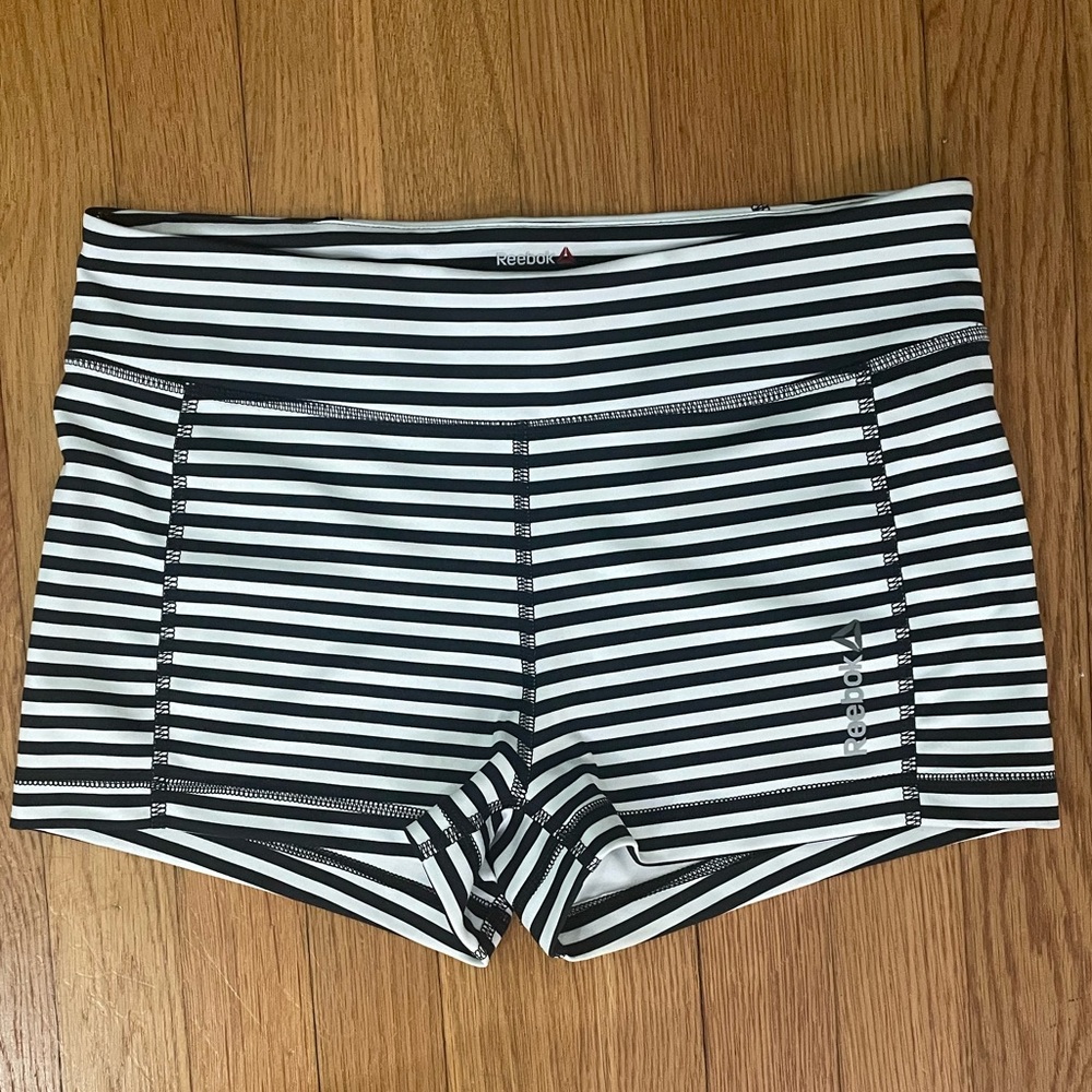 Reebok 2” Speedwick Shorts - Striped Size M